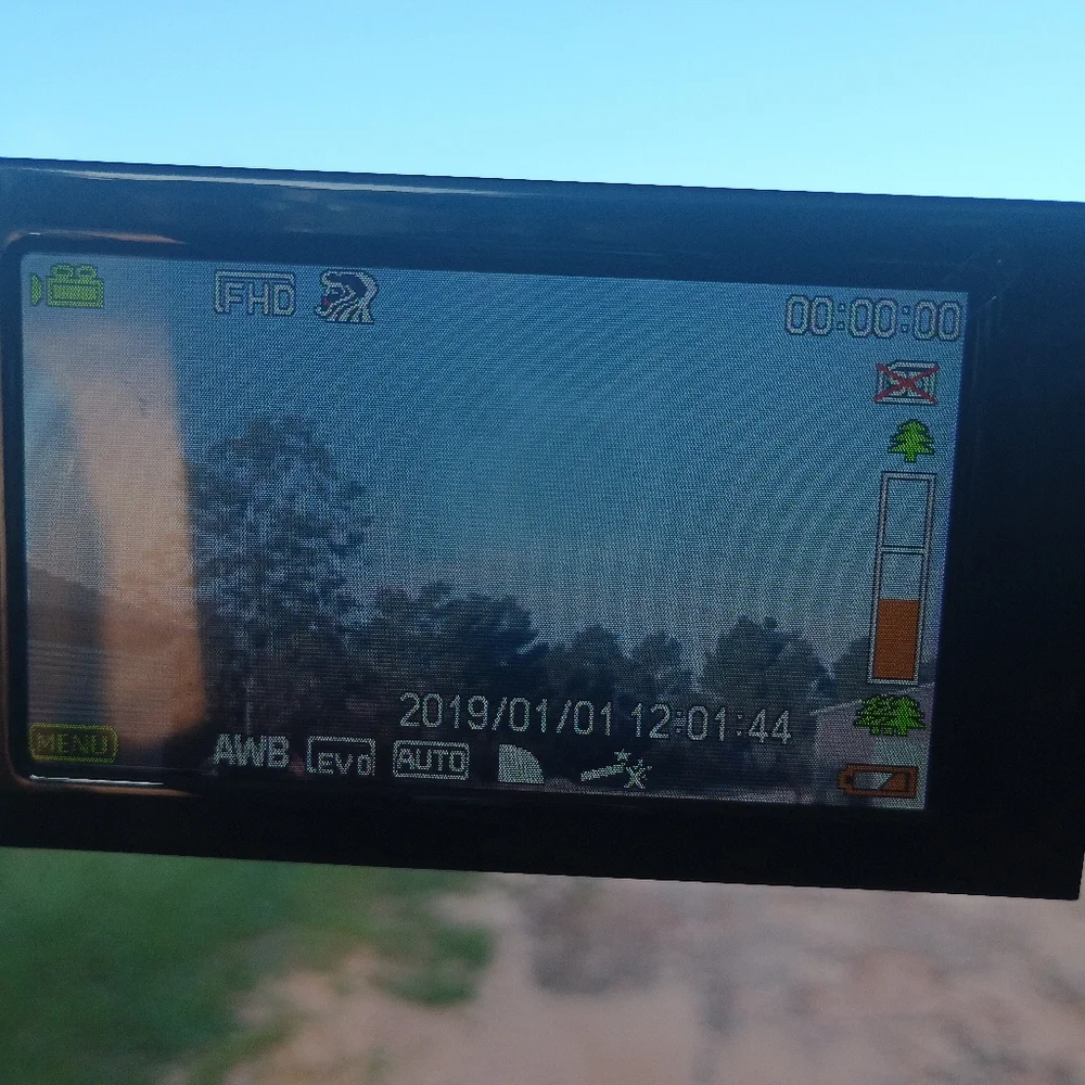 HD Digital Video Camera. Model HDV-604S, 1080p, CMOS, 16X Super Zoom Camcorder!